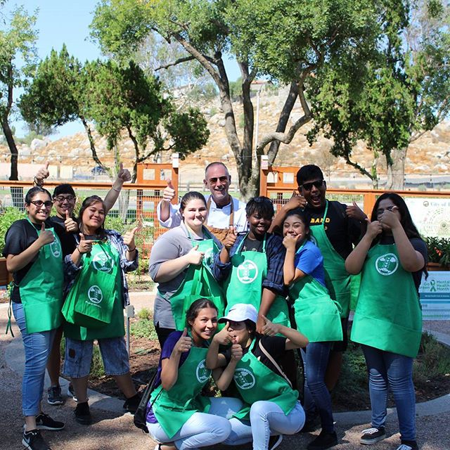 Perris Green City Thumbs Up